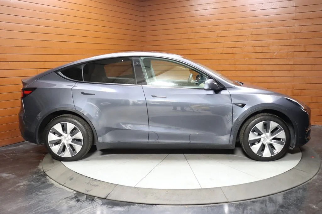 Used 2020 Solid Black Tesla Long Range image 16