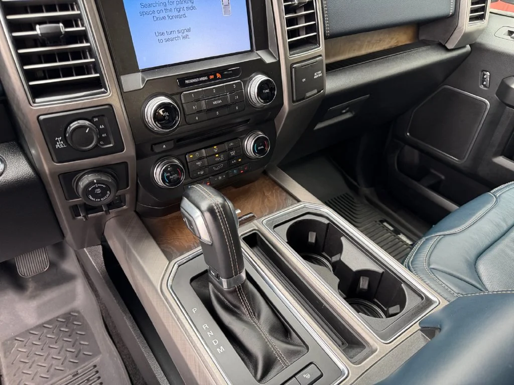 Used 2018 White Ford Limited image 21