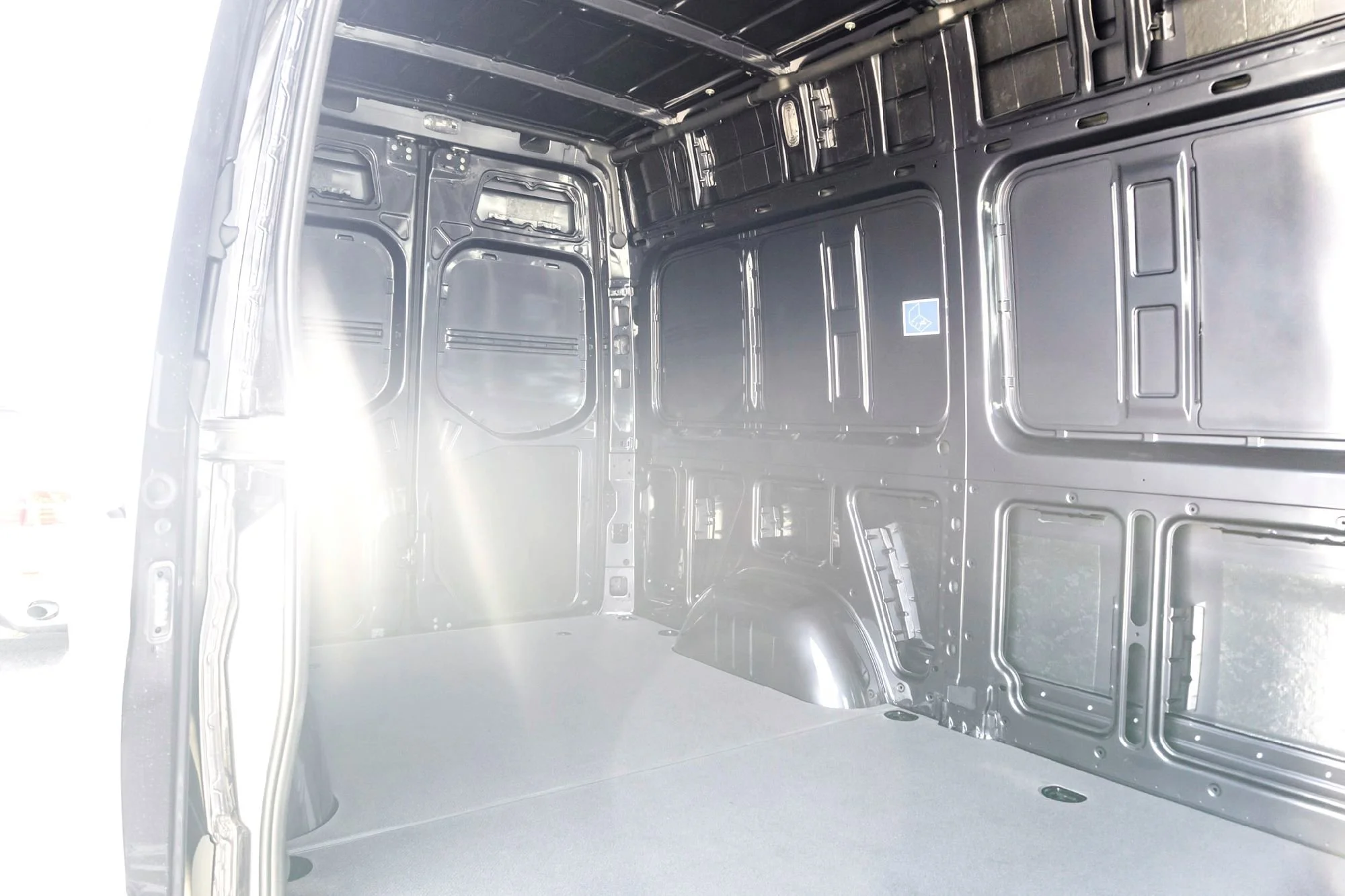 New 2025  Mercedes-Benz Cargo 144 WB image 24