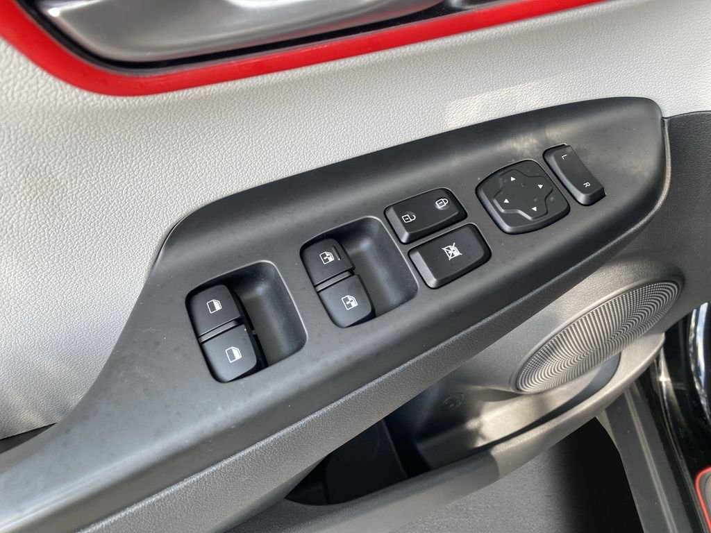 Used 2022 Ultra Black Pearl Hyundai SEL image 18