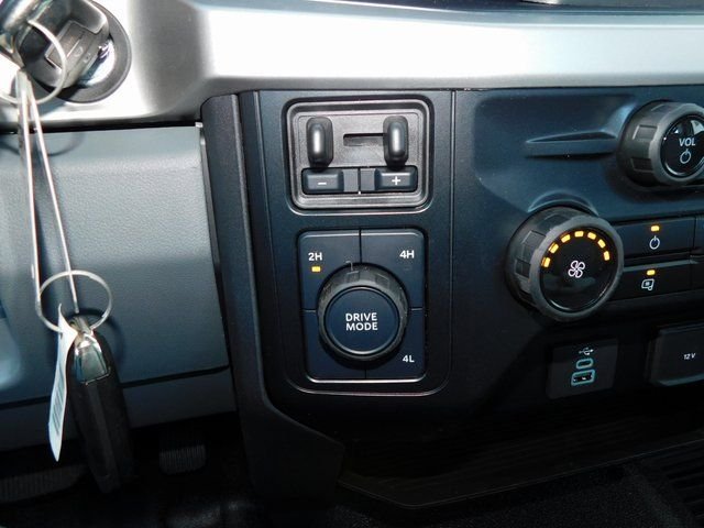 2024 Ford F-350 Super Duty Chassis Cab XL - Photo 23