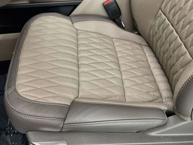 New 2026 Star White Metallic Tri-Coat Ford Platinum® image 20