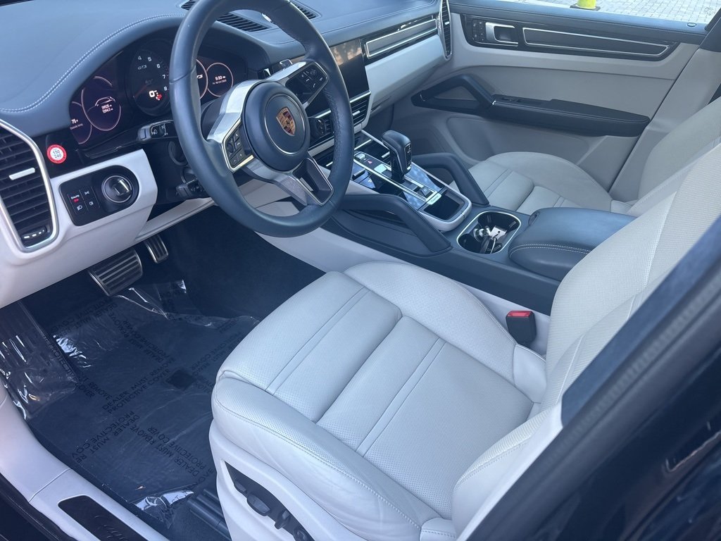 2022 Porsche Cayenne GTS photo 4