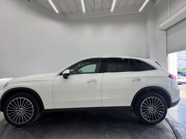 New 2026 Polar White Mercedes-Benz GLC 300 image 16