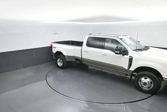 New 2026 Star White Metallic Tri-Coat Ford F-350® King Ranch® image 26
