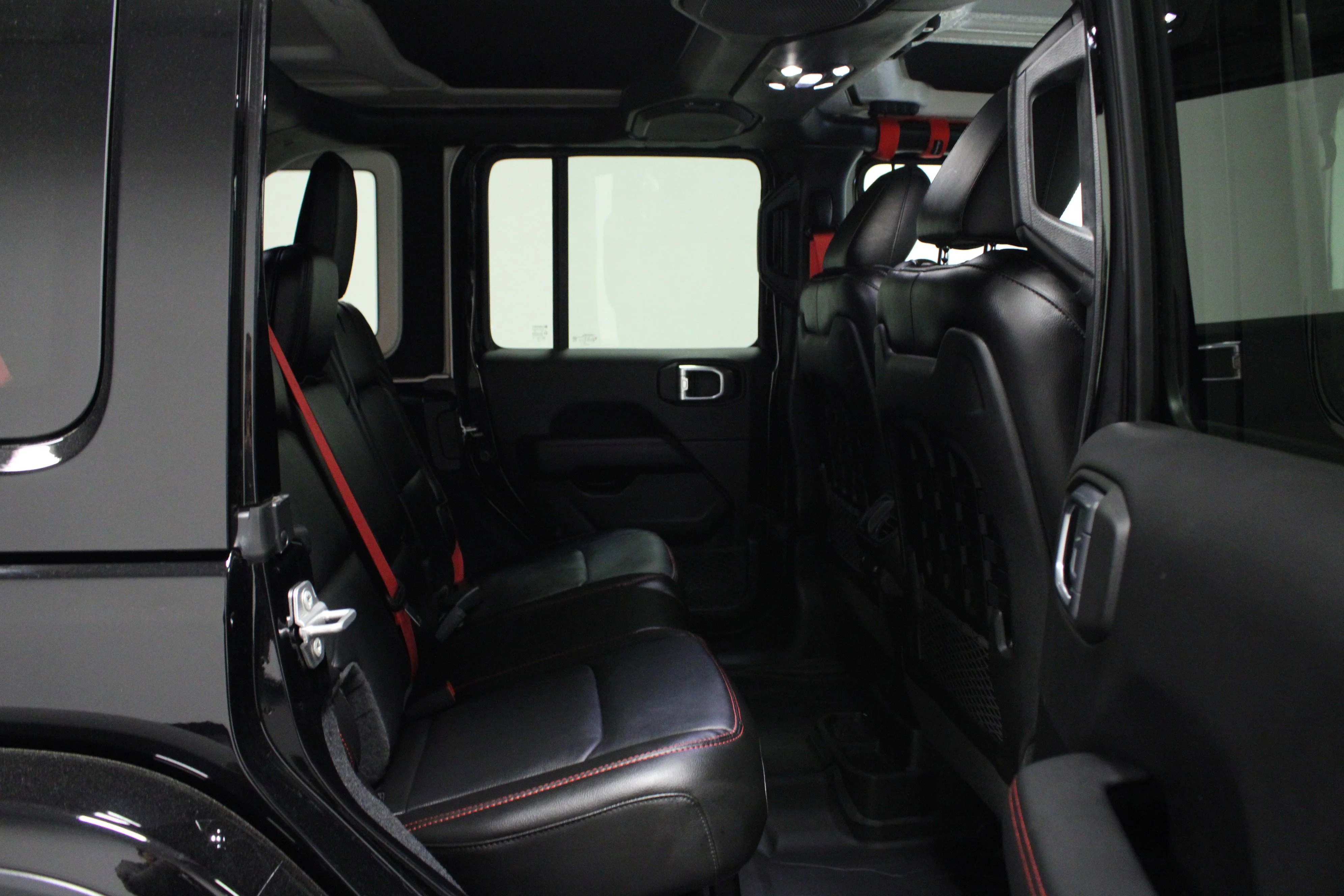 Used 2020 Black Clearcoat Jeep Recon image 15