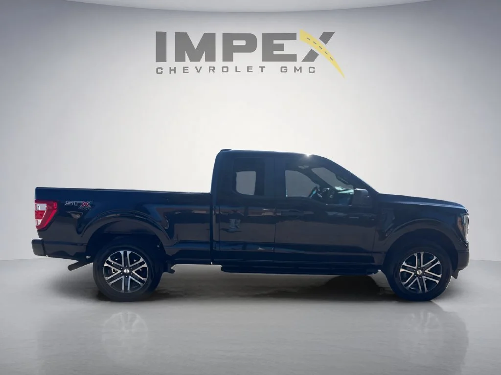 Used 2023  Ford XL image 6