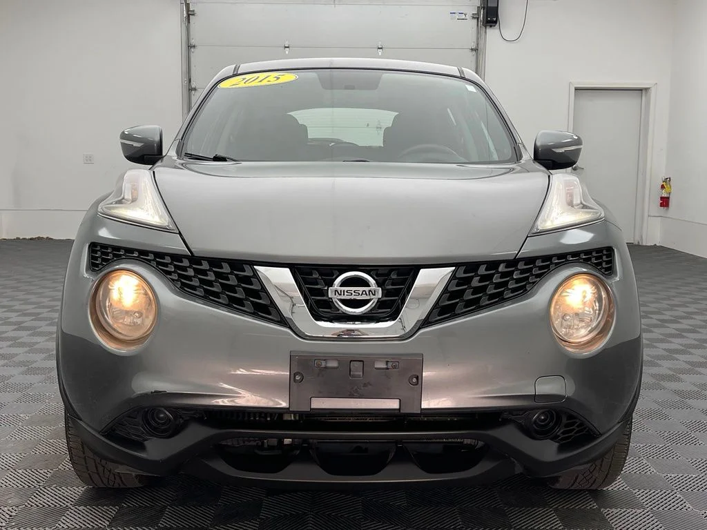 Used 2015 Gun Metallic Nissan S image 11