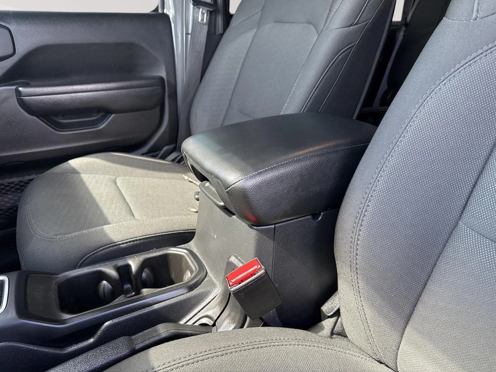 Used 2023 Sting-Gray Clearcoat Jeep Sport S image 25