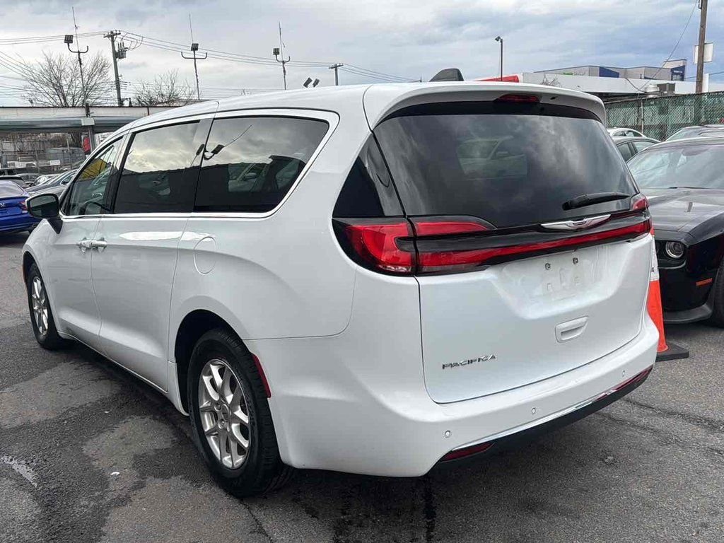Used 2023 White Chrysler Touring L image 5