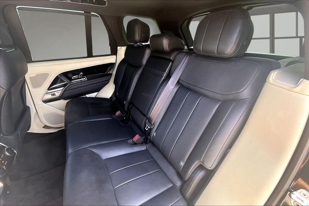 Used 2023 Black Land Rover SE image 26