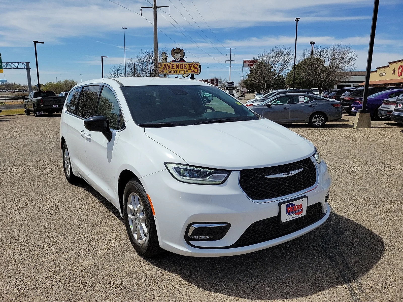 New 2026 PW7 Bright Whit Chrysler SELECT image 6