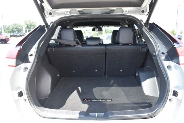 Used 2025 Silver Mitsubishi SEL image 14