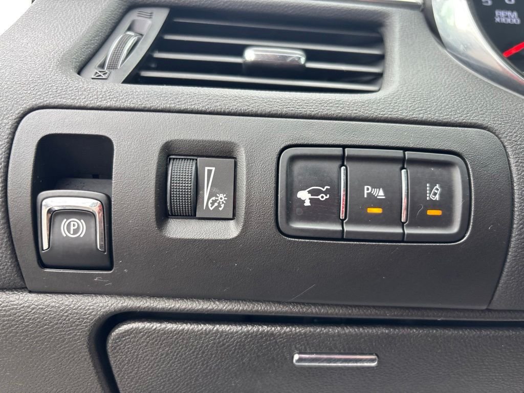 Used 2015 Blue Chevrolet LTZ image 17