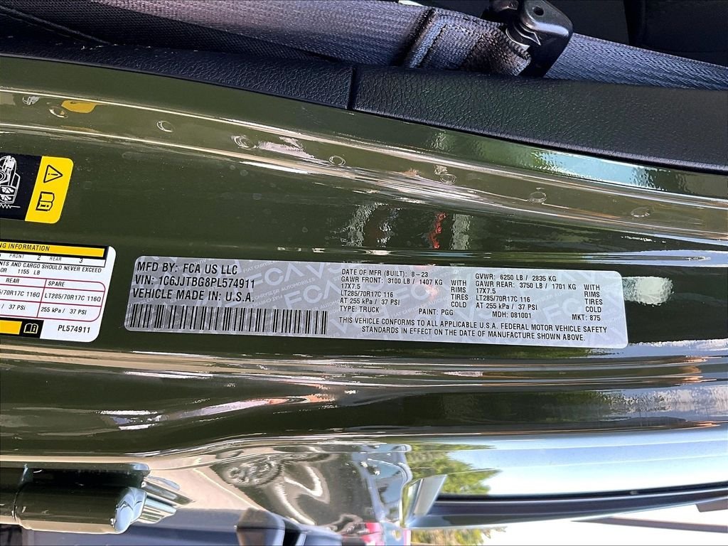 Used 2023 Green Jeep Rubicon image 8