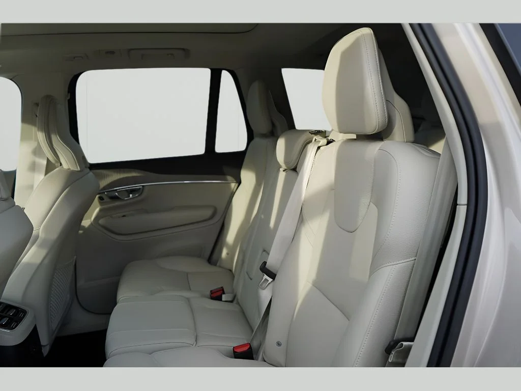 2025 Volvo XC90 Plus - Photo 21