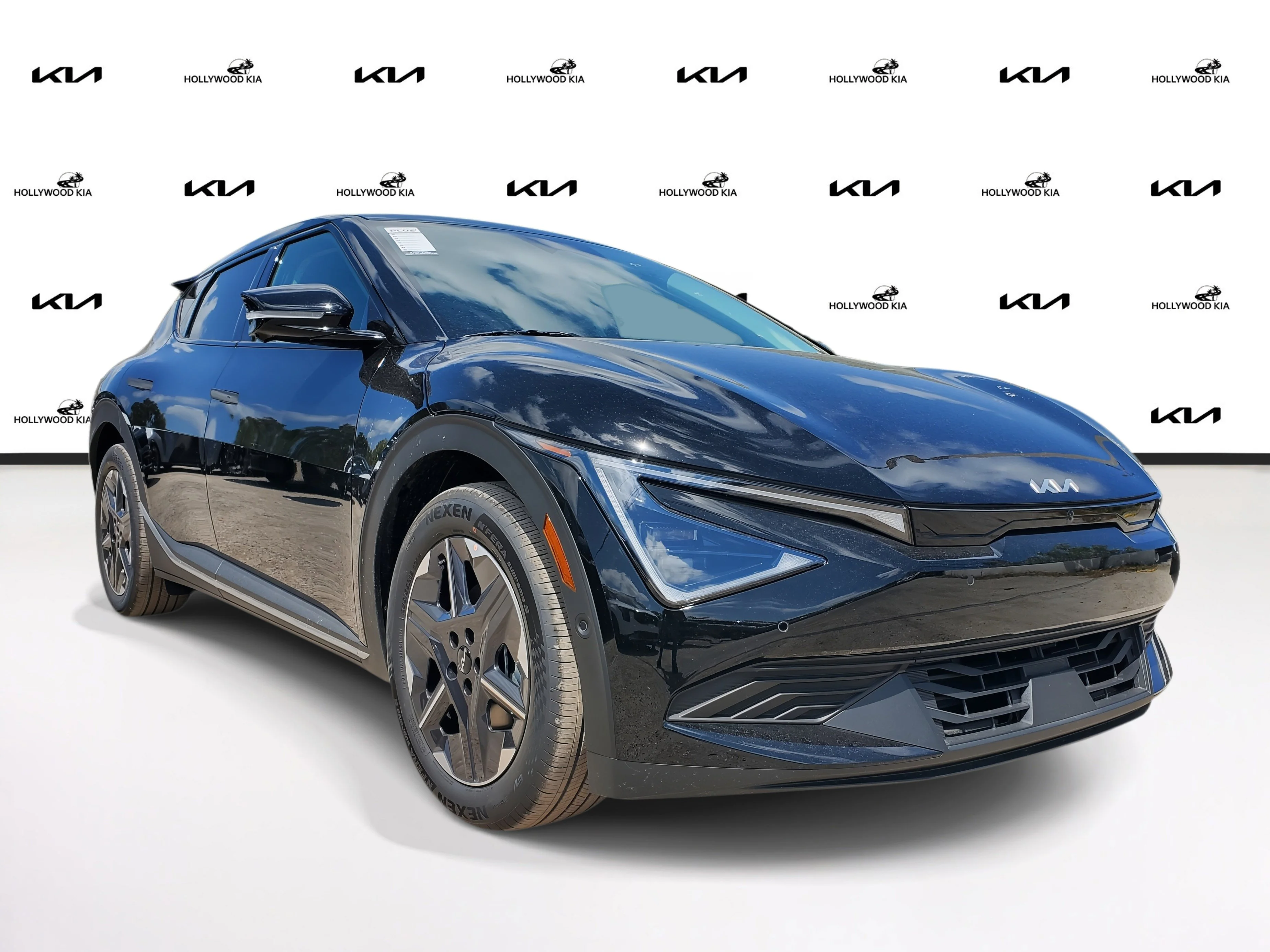 2025 Kia EV6 Wind's photo