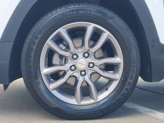 Used 2024 Summit White GMC SLT image 10