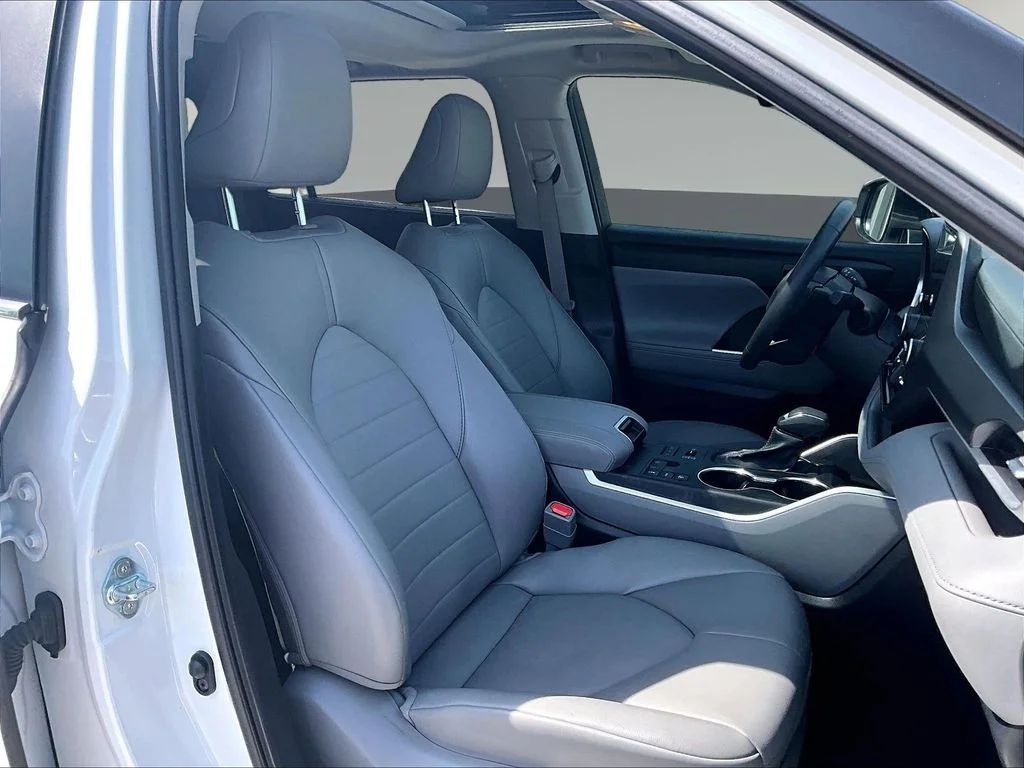 Certified Used 2024 Beige Toyota XLE image 33
