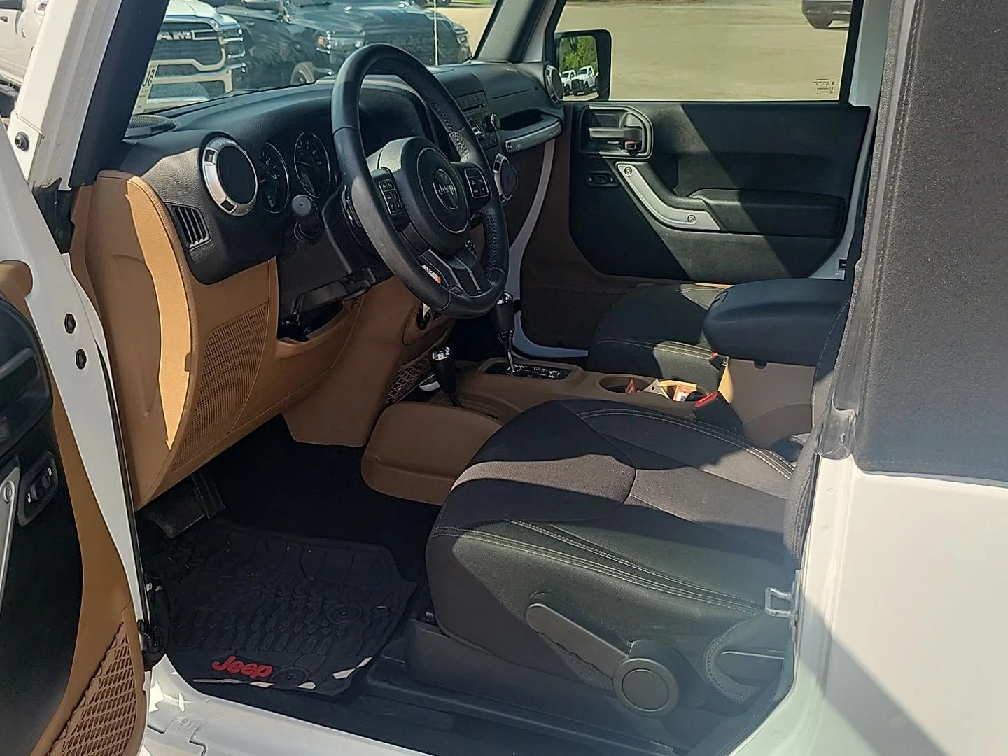 Used 2018 Bright White Clearcoat Jeep Sahara image 3