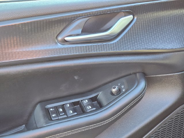 Certified Used 2024 Diamond Black Crystal Pearlcoat Jeep Altitude X image 38