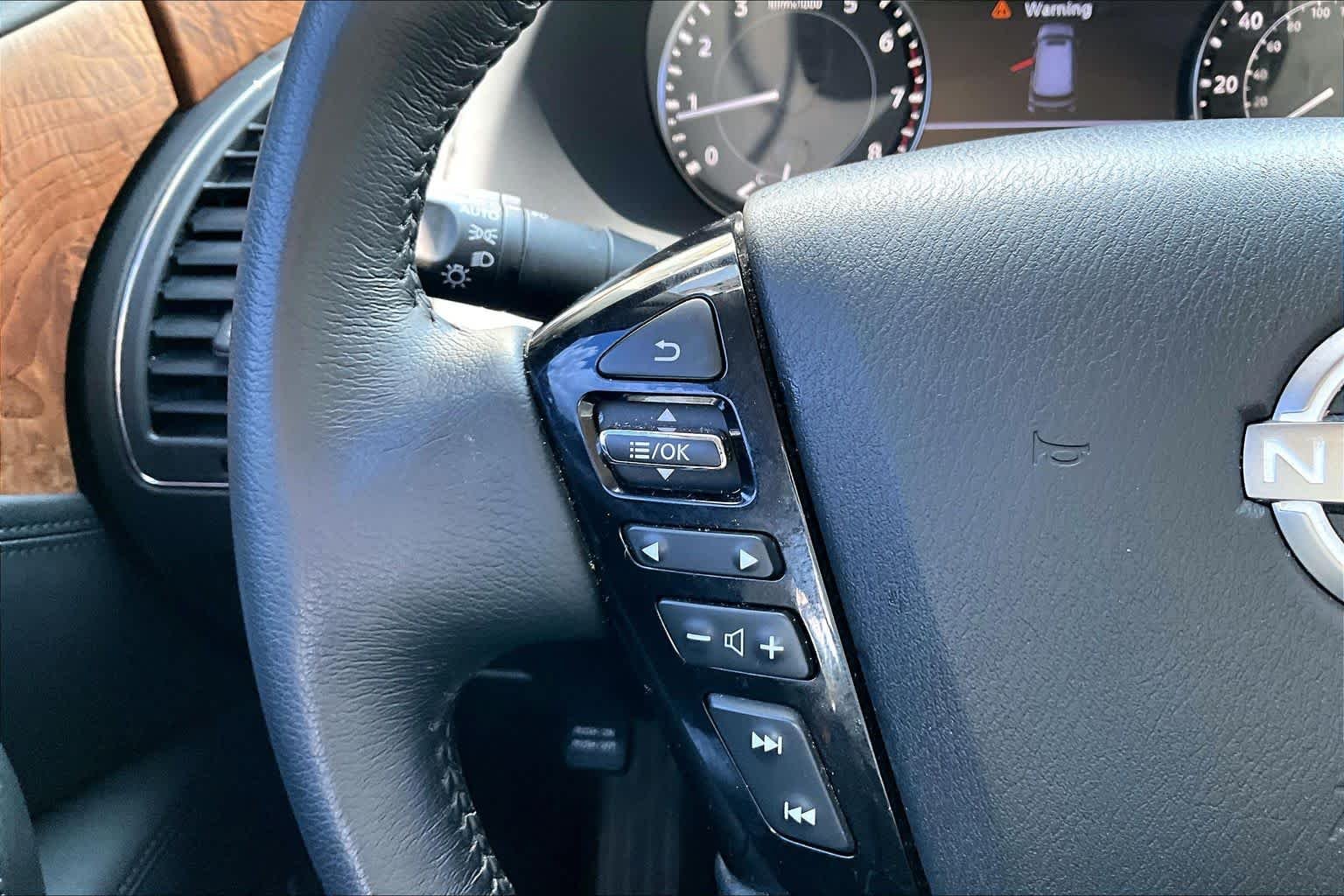 Used 2024 Aspen White Tricoat Nissan SL image 22