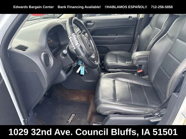 Used 2015 White Jeep Latitude image 12