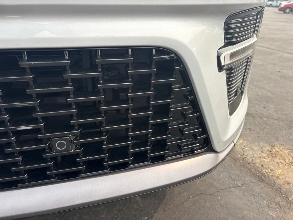New 2026 Silver-Zynith Exterior Paint Jeep Grand Wagoneer image 11