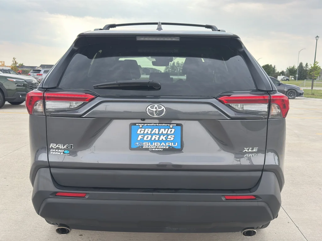 Used 2023 Magnetic Gray Metallic Toyota XLE Premium image 6
