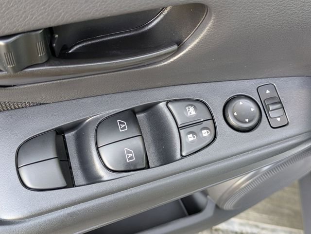 2025 Nissan KICKS PLAY Base - Photo 19