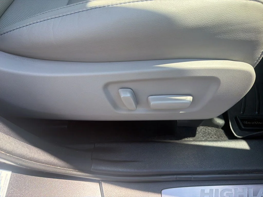Used 2018 Gray Toyota Limited image 37