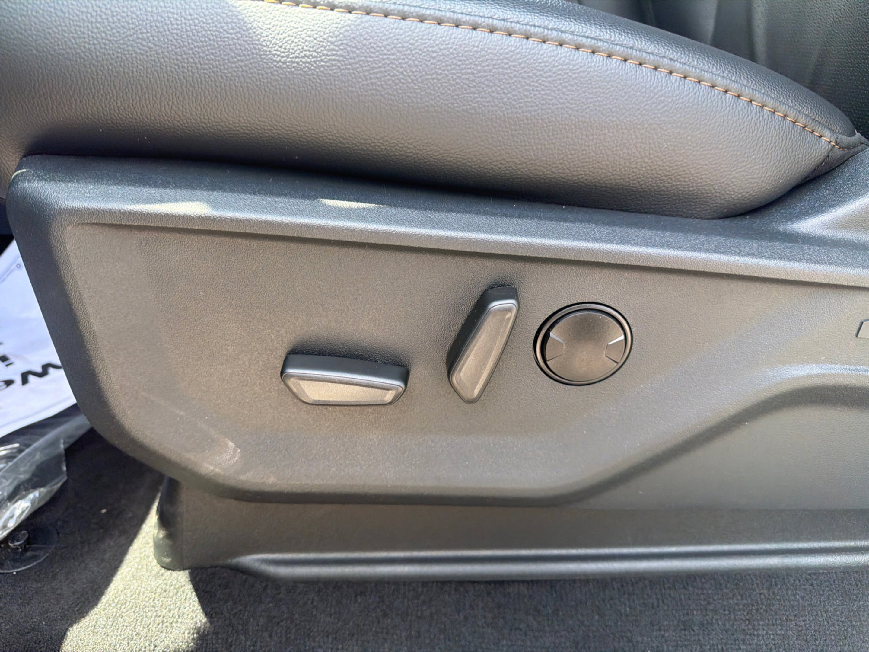New 2026 Glacier Gray Metallic Tri-Coat Ford F-250® Lariat® image 22