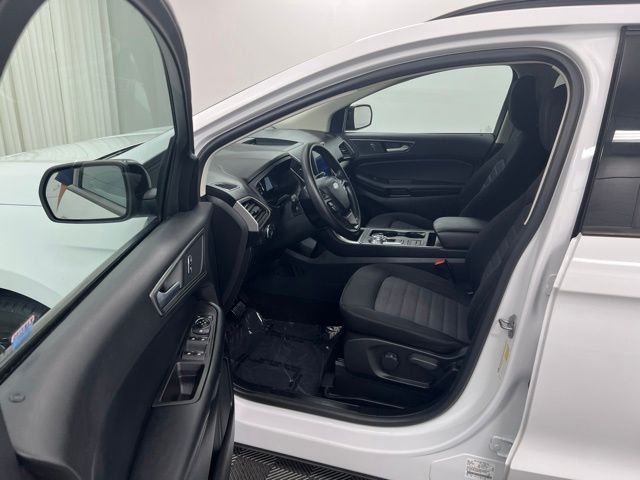 Used 2022 White Ford SE image 12