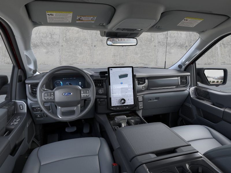 2025 Ford F-150 Lightning Flash - Photo 9