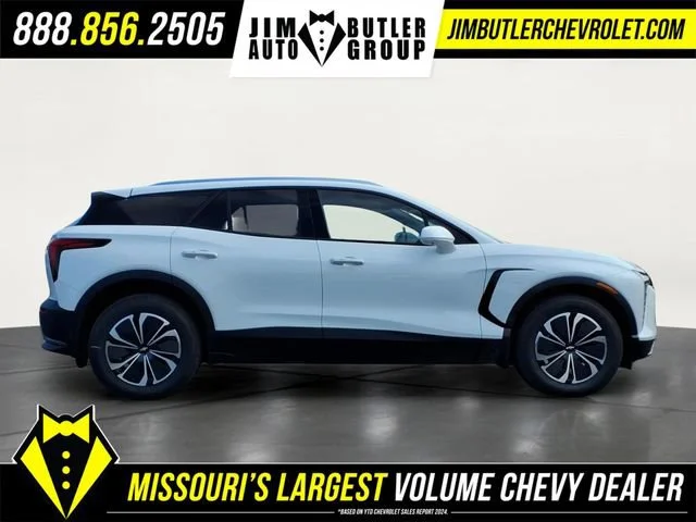 New 2026 Summit White Chevrolet LT image 5