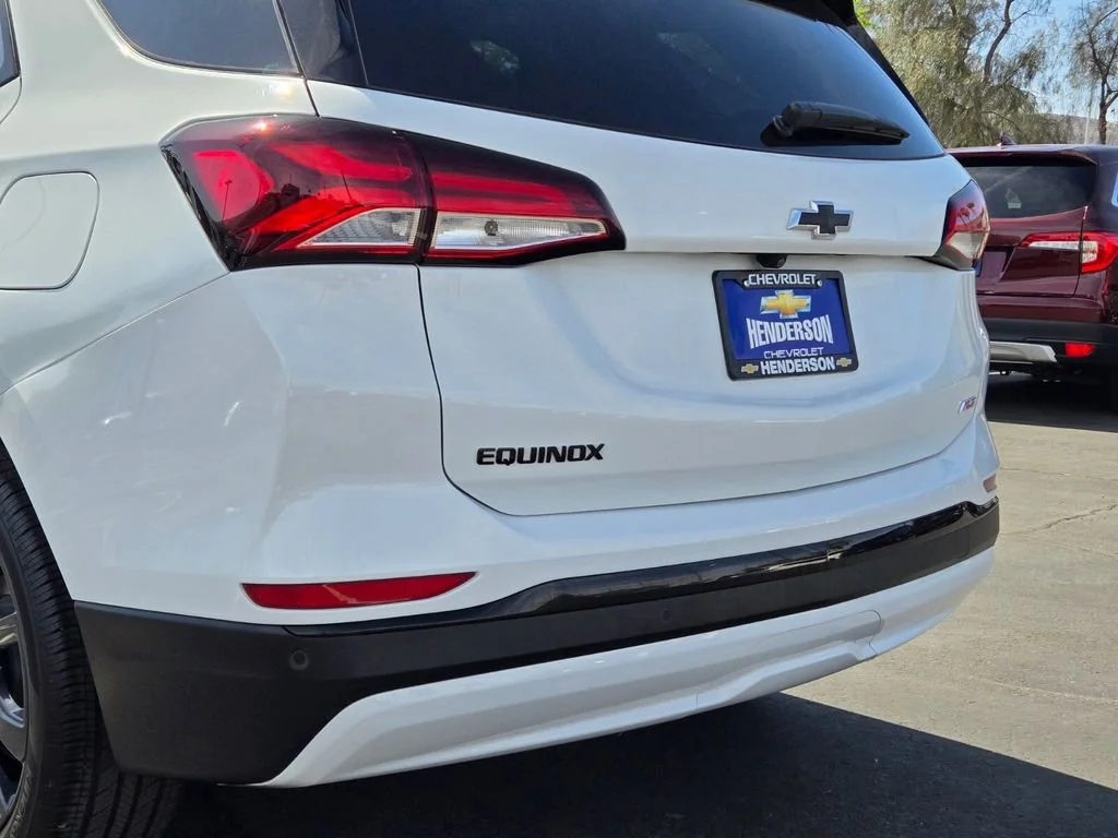Used 2024 Summit White Chevrolet RS image 5