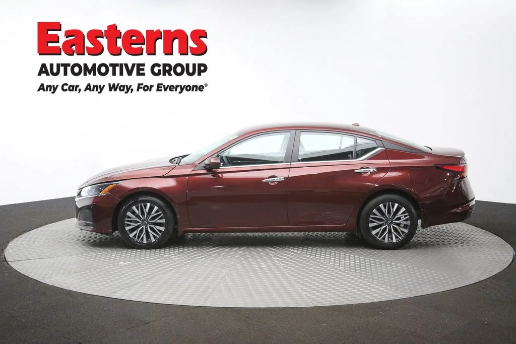 Used 2023 Red Nissan 2.5 SV image 59