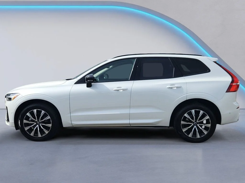 Used 2025 Crystal White Metallic Volvo Plus image 6