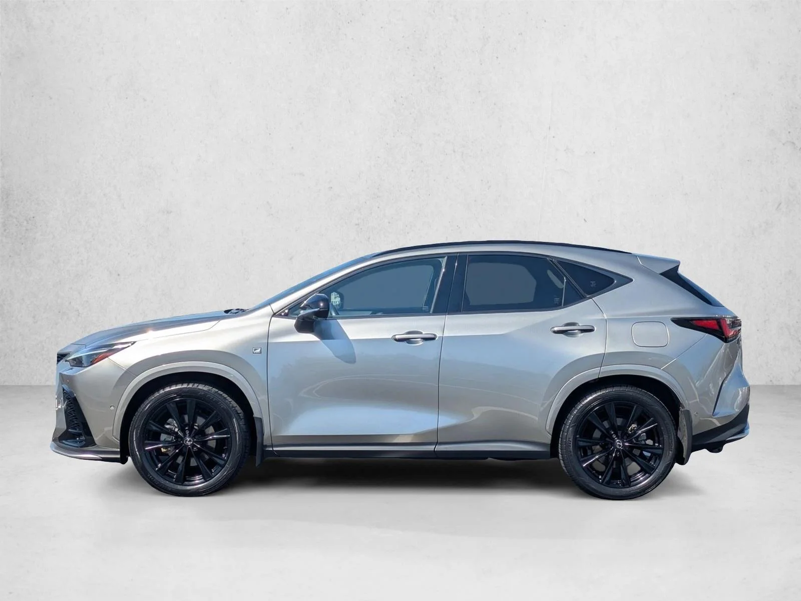 Used 2025 Atomic Silver Lexus NX 450h+ F SPORT Handling image 9