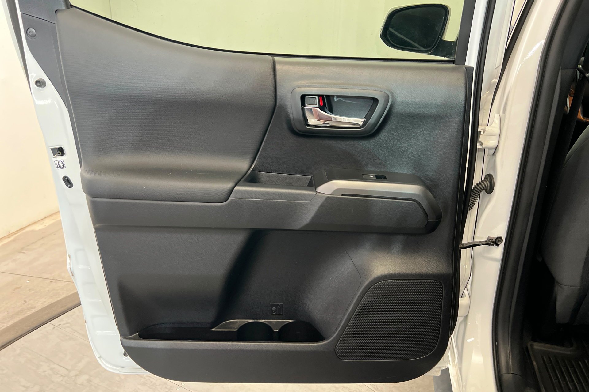 Used 2019 SUPER WHITE Toyota TRD Off-Road image 19
