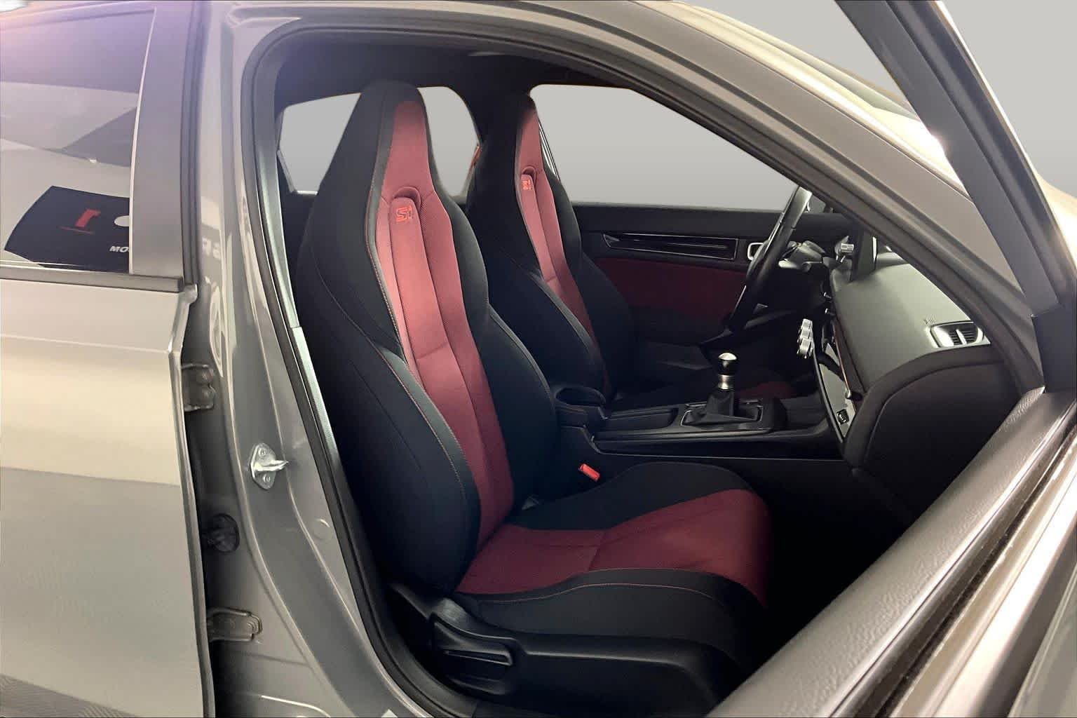 Used 2025 Urban Gray Pearl Honda  image 9