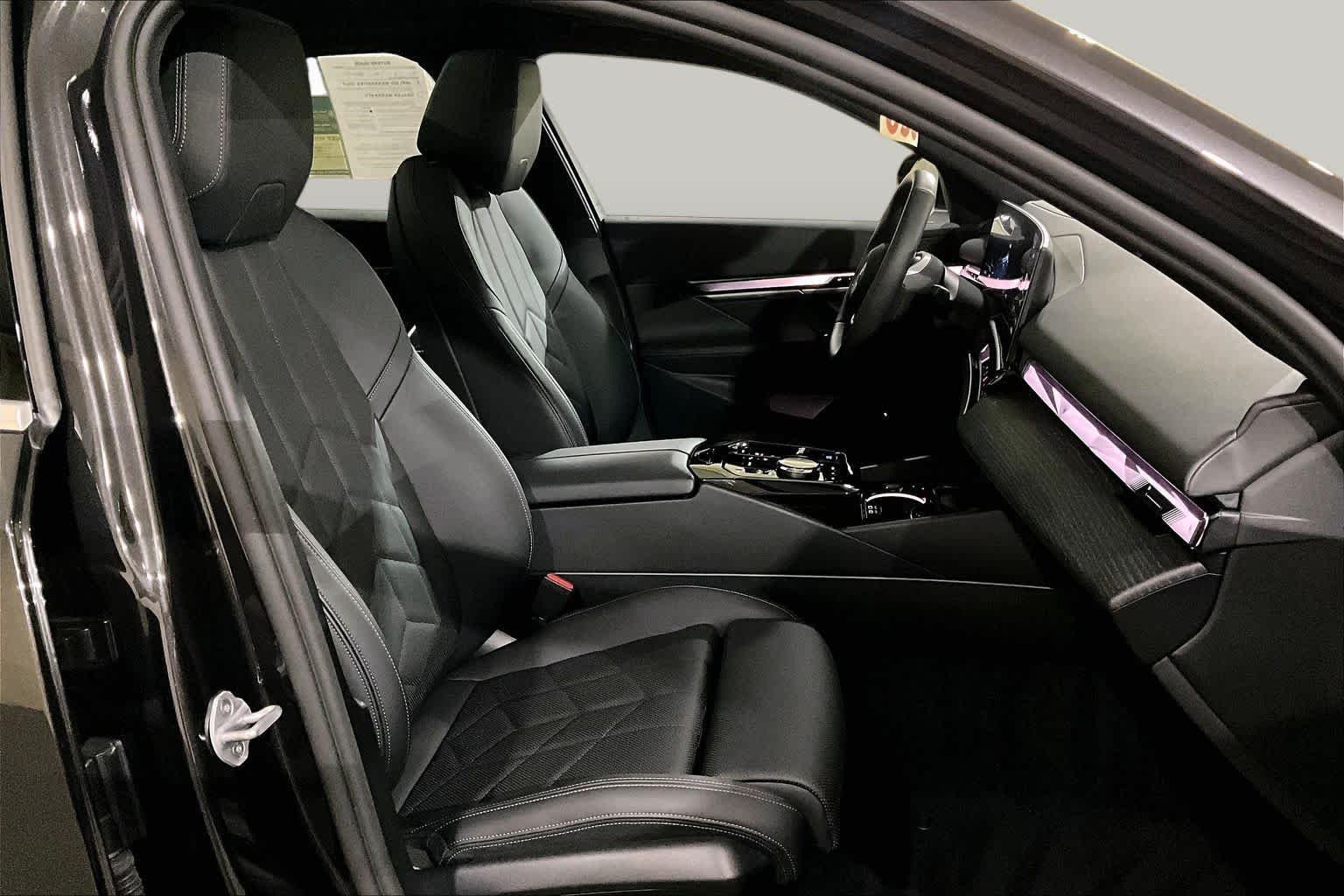 Used 2026 Dark Graphite Metallic BMW xDrive40 image 7