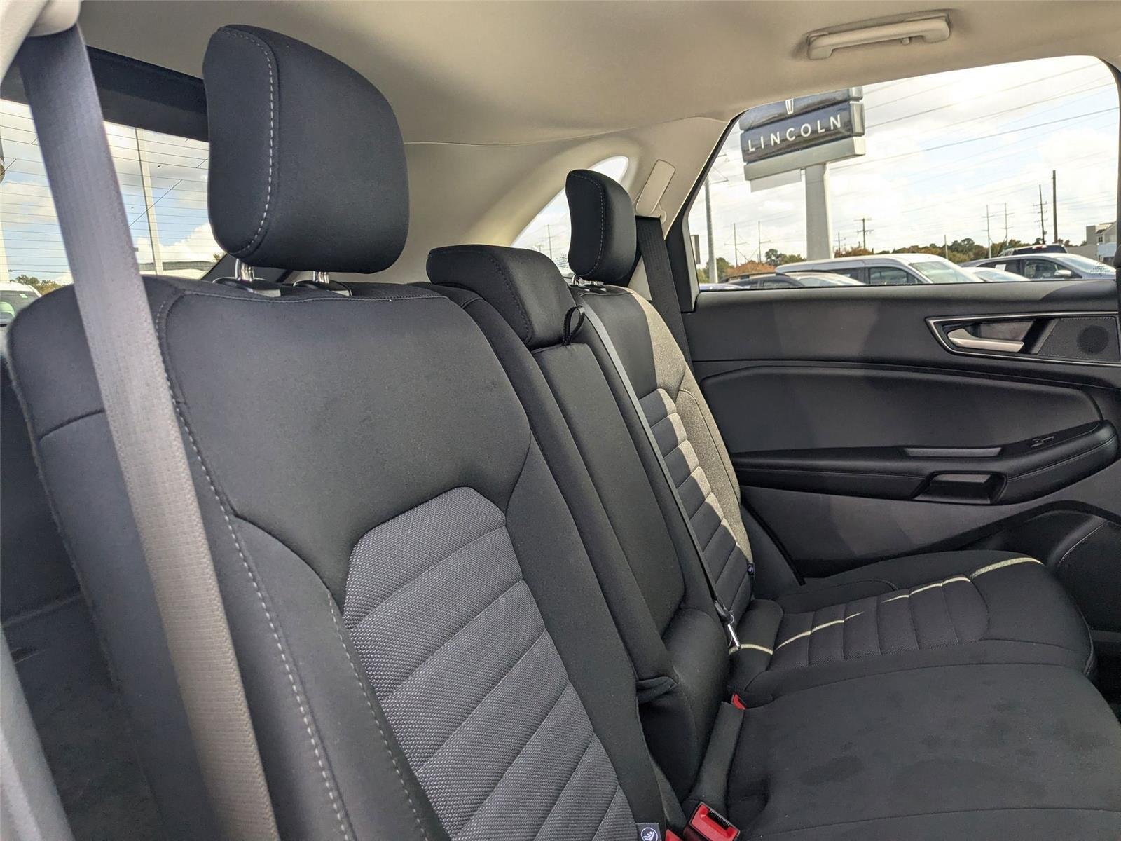 Used 2024 Iconic Silver Metallic Ford SE image 29
