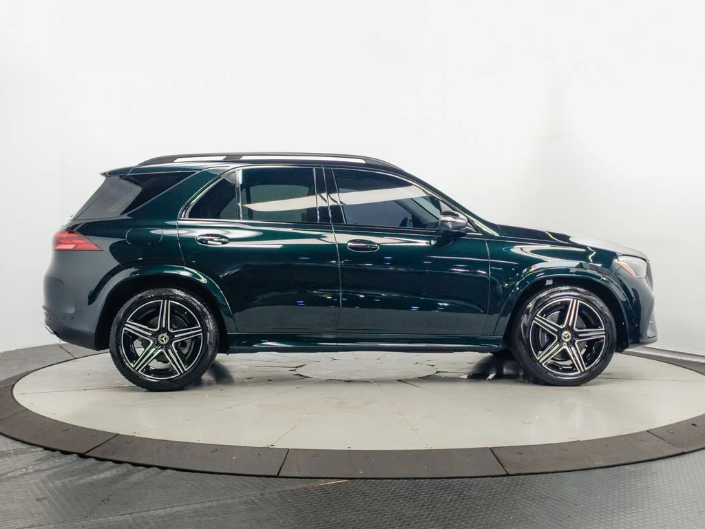 Used 2024 Emerald Green Metallic Mercedes-Benz GLE 450 image 34