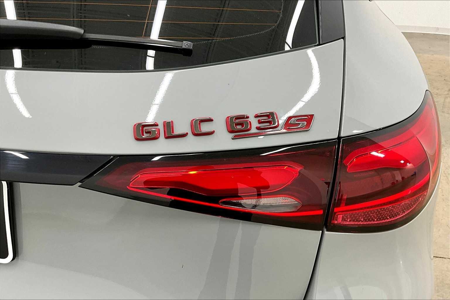 New 2025 MANUFAKTUR Alpine Grey Mercedes-Benz AMG® GLC 63 S E Performance image 15