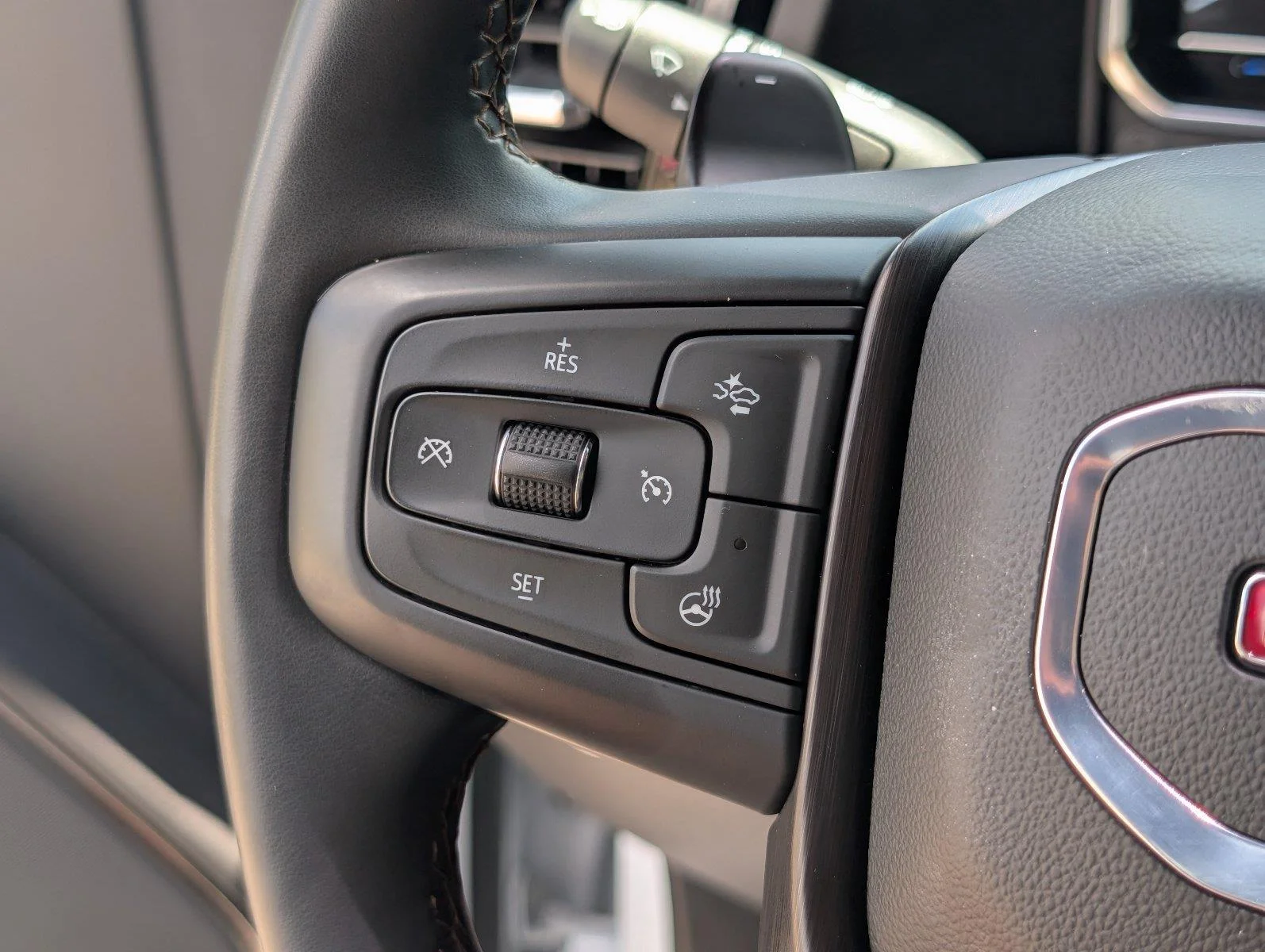 Used 2024 Summit White GMC AT4 image 32