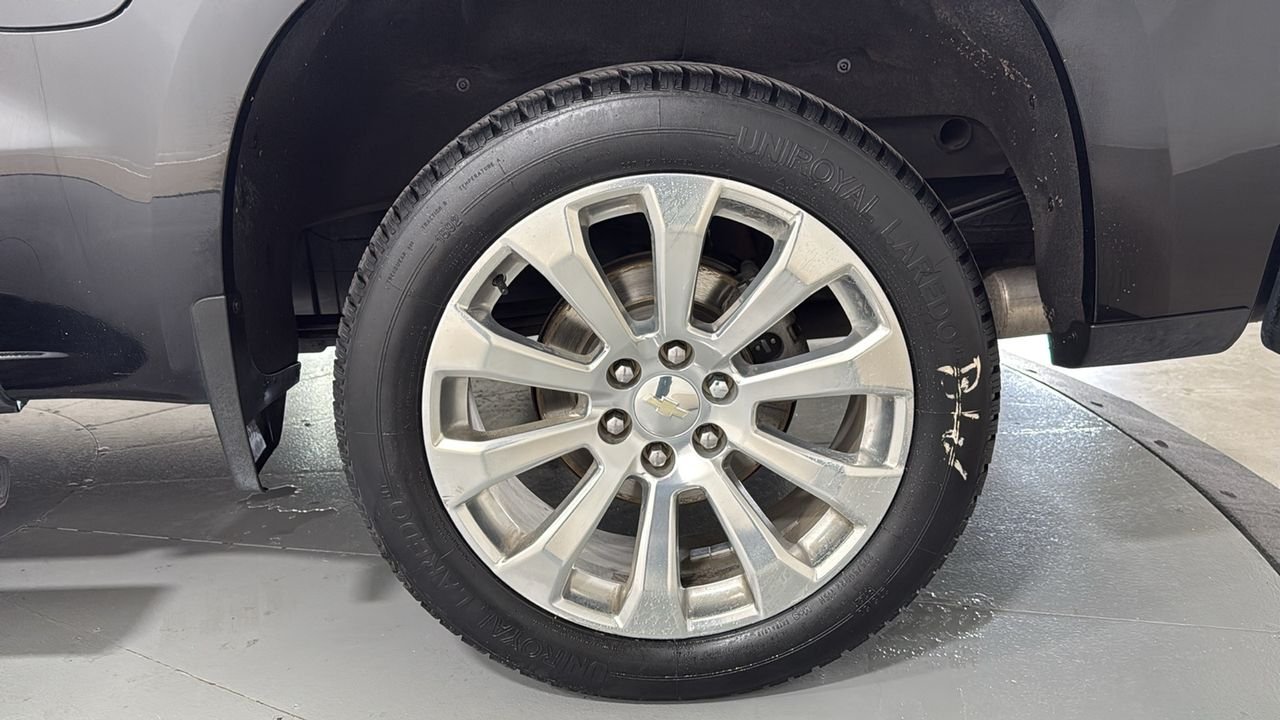 Used 2019 Black Chevrolet High Country image 23
