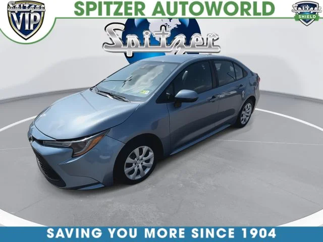 Used 2021  Toyota LE image 4
