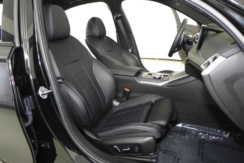 Used 2025 Black Sapphire Metallic BMW M340i xDrive image 19