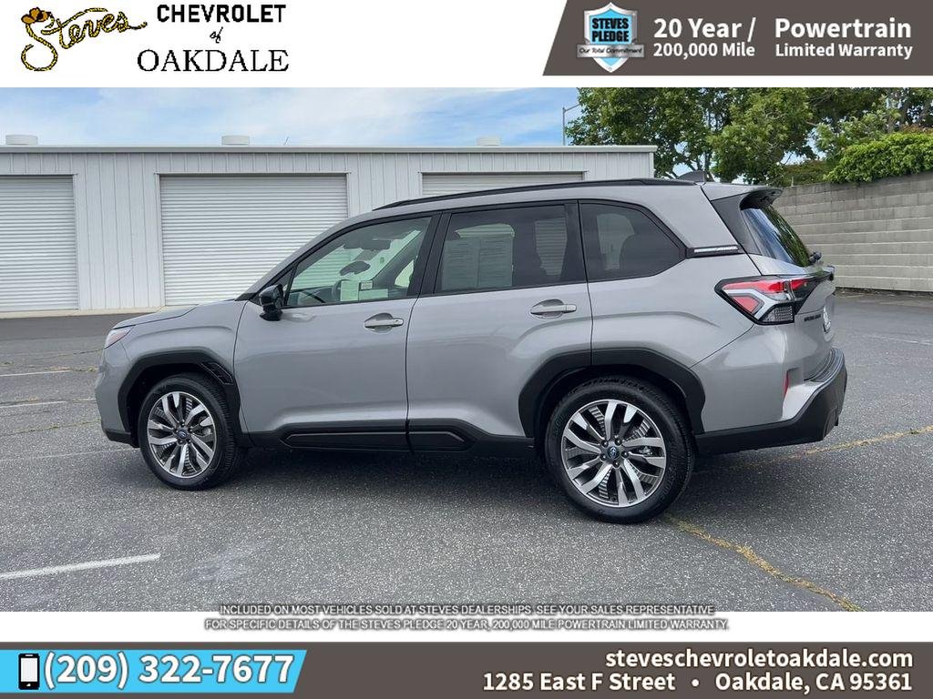 2025 Subaru Forester Touring photo 3